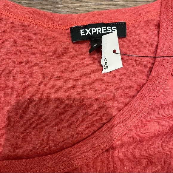 Express NWT coral off the shoulder top - Picture 4 of 6